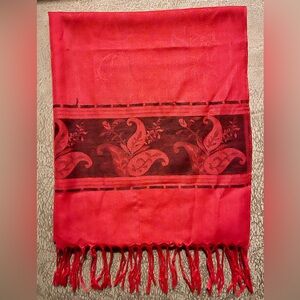 ☘️ Lightweight Scarf with Braided Tassle 20x26”